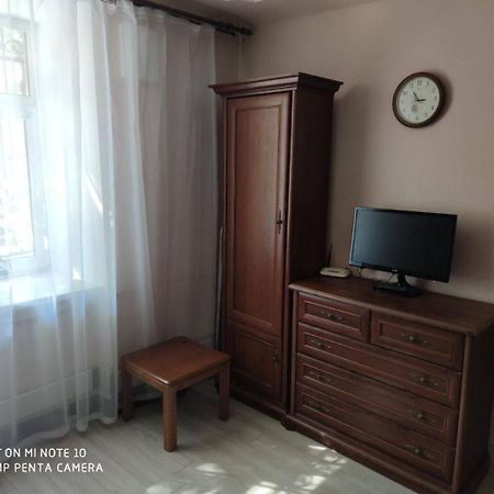 Квартира У Львові Біля Залізничного Вокзалу На Вулиці Марка Вовчка 8 ภายนอก รูปภาพ